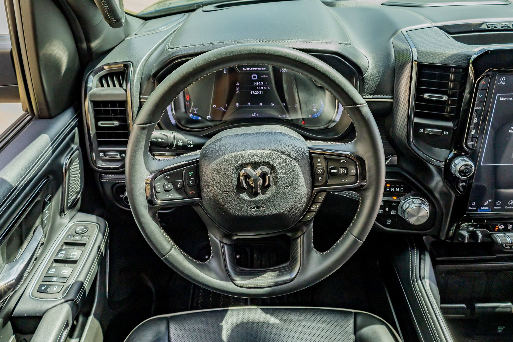 Used 2024 RAM 1500 Limited AWD/4WD image 19
