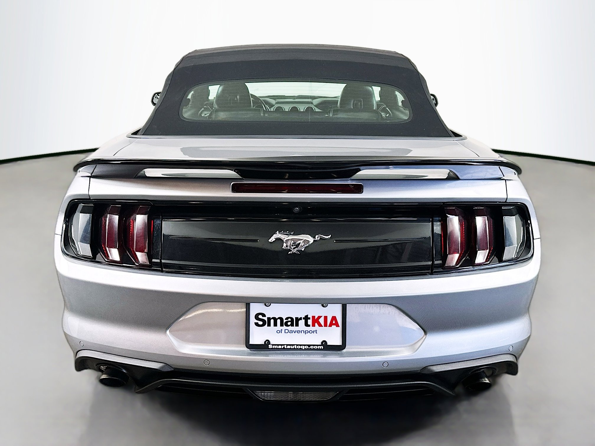 Used 2020 Ford Mustang Premium RWD image 6