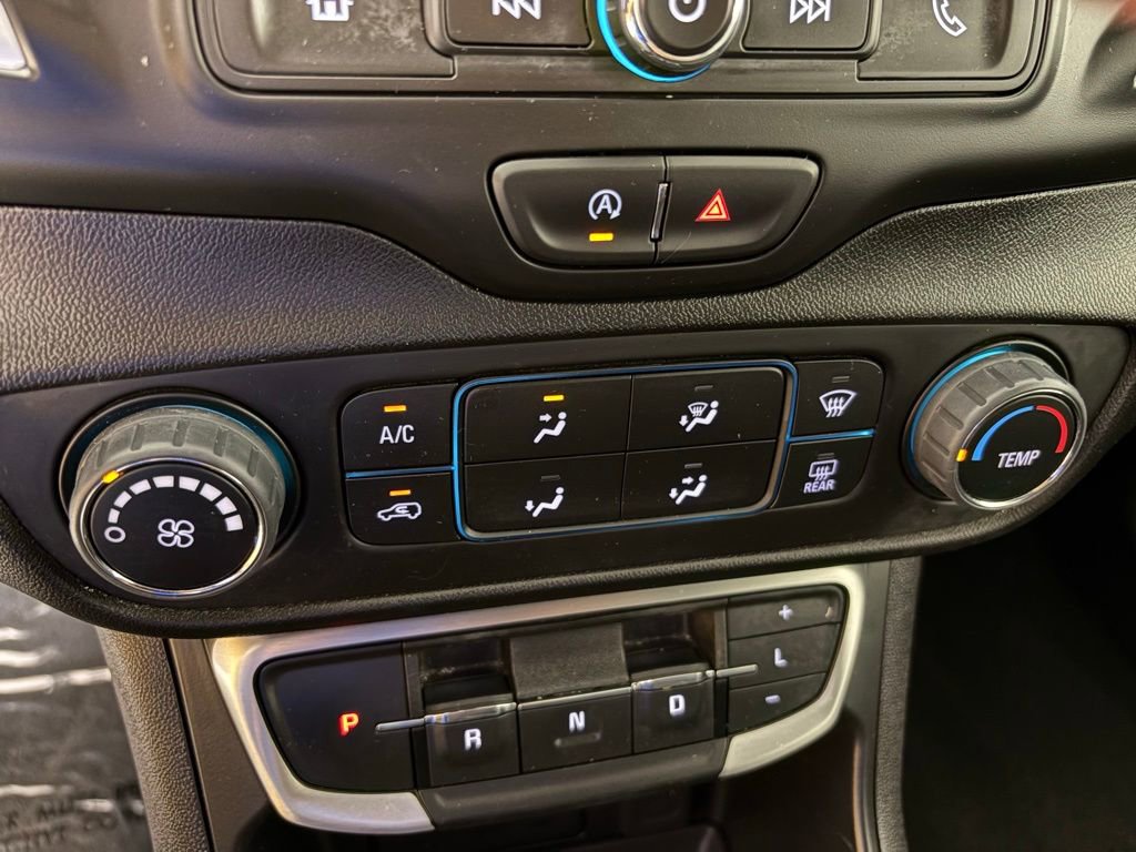 Used 2024 GMC Terrain SLE FWD image 26