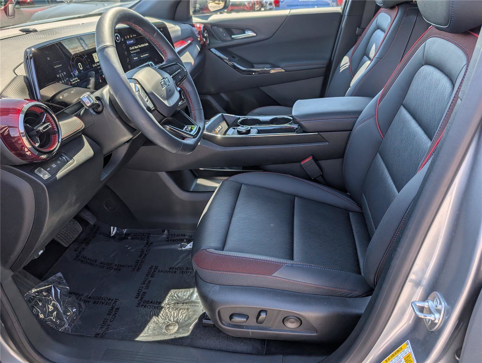 Used 2025 Chevrolet Equinox RS w/ Safety and Technology Package AWD/4WD image 17