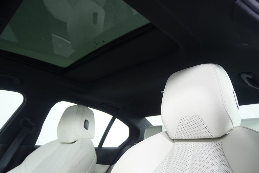 Certified 2025 BMW 540i xDrive AWD/4WD image 11