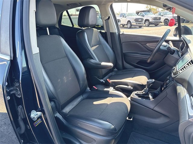 Used 2021 Buick Encore Preferred w/ Safety Package II image 25