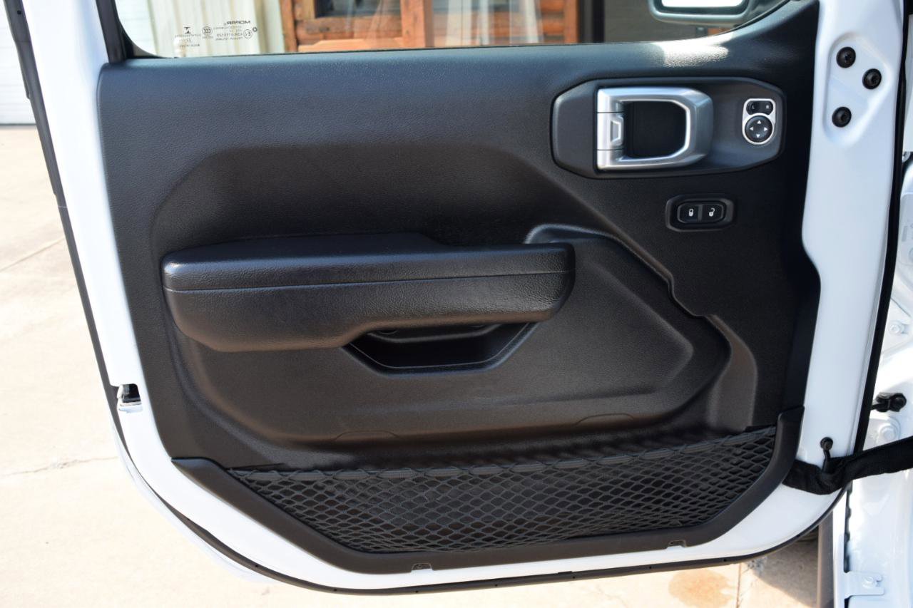 Used 2022 Jeep Gladiator Sport image 9