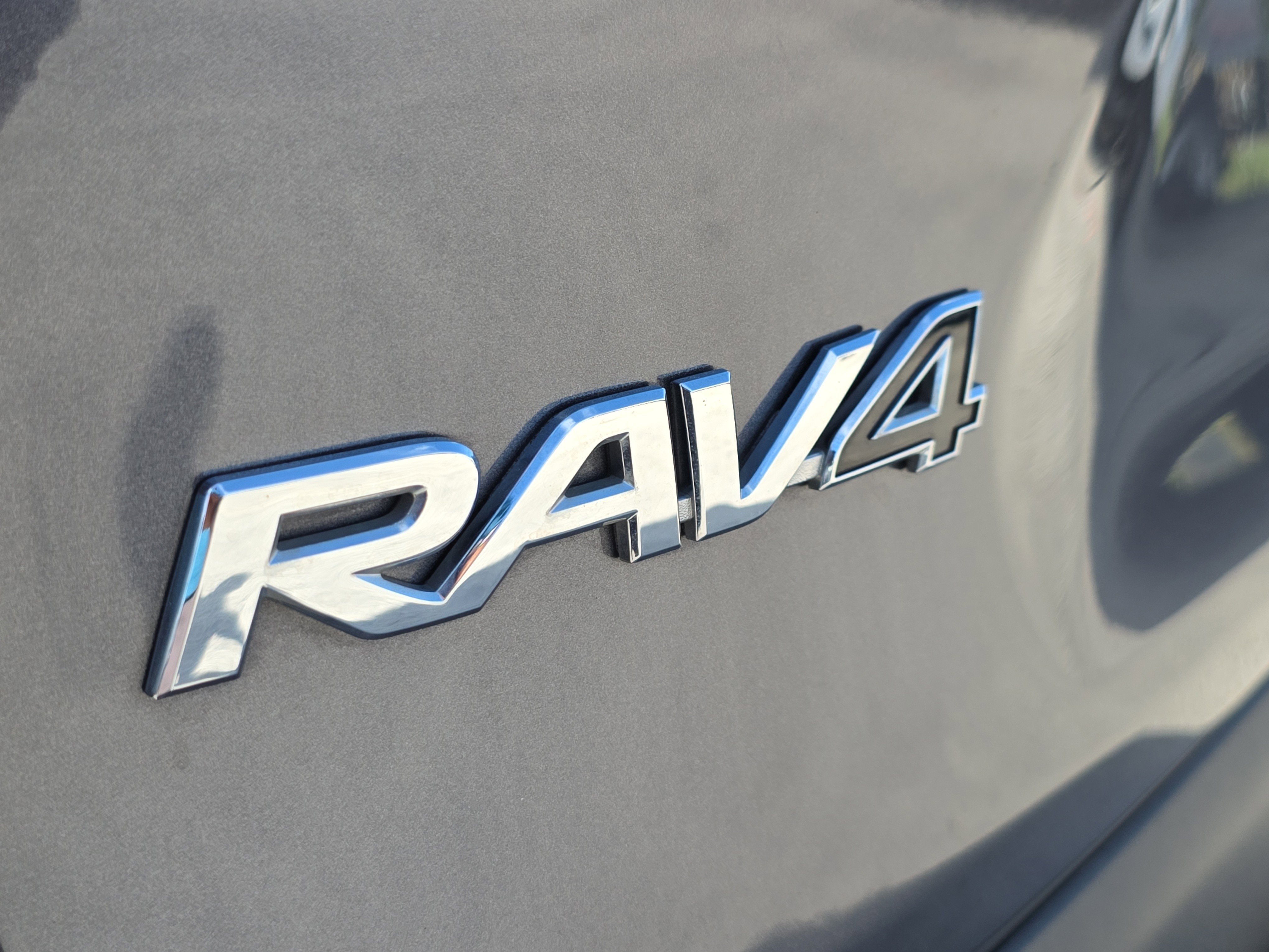 Used 2024 Toyota RAV4 XLE image 10