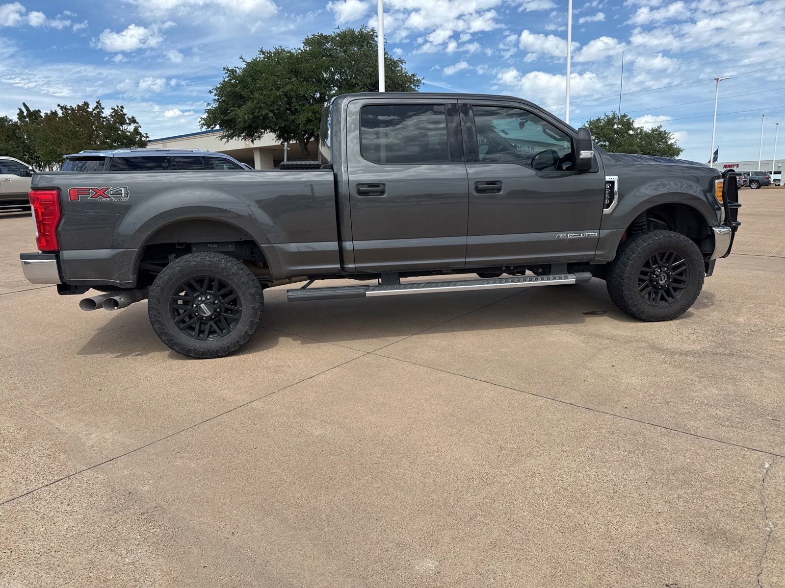 Used 2017 Ford F250 XLT w/ XLT Value Package AWD/4WD image 8