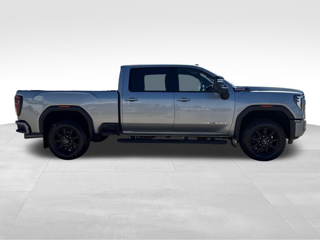 Used 2025 GMC Sierra 2500 AT4 AWD/4WD image 9