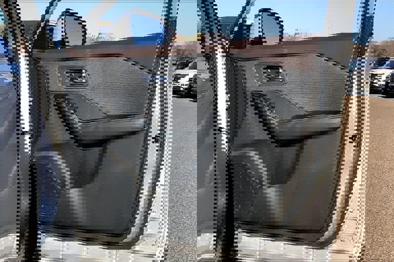 Used 2023 Nissan Rogue SV AWD/4WD image 23