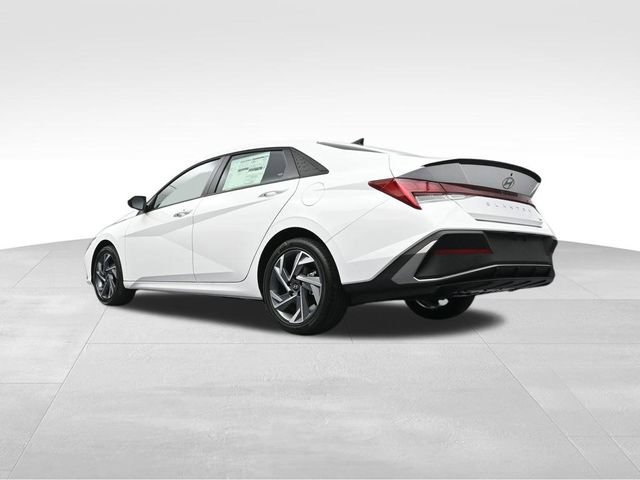 Certified 2025 Hyundai Elantra SEL FWD image 35