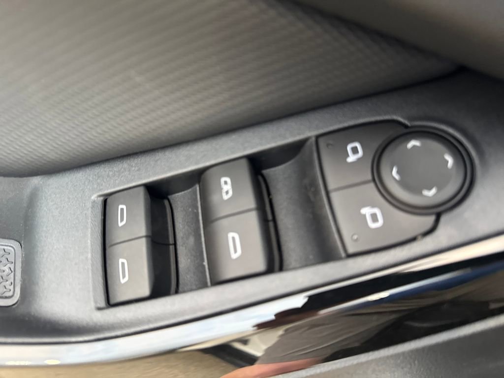 New 2026 Chevrolet Equinox LT image 19