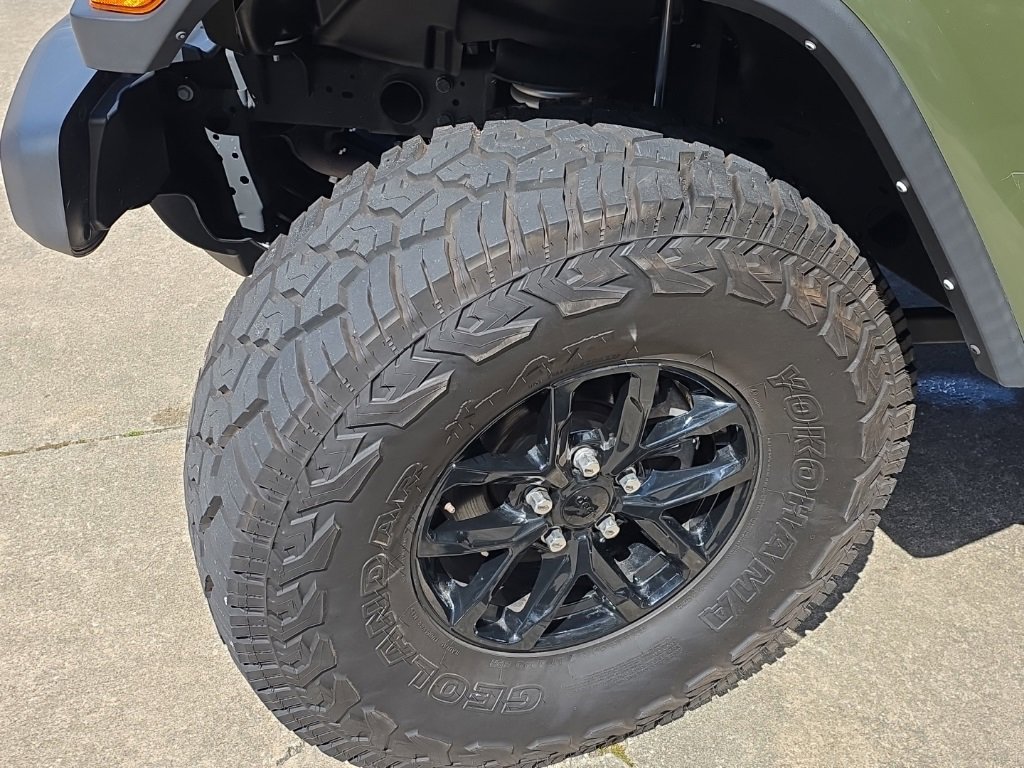 Used 2021 Jeep Gladiator Sport image 7