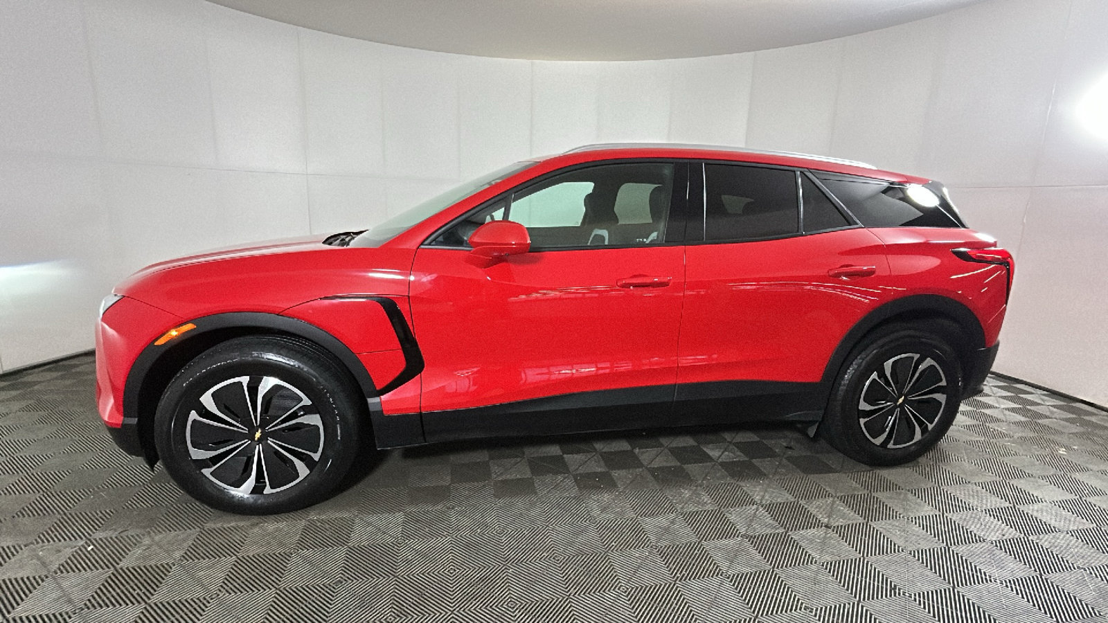 Used 2024 Chevrolet Blazer EV LT AWD/4WD image 7