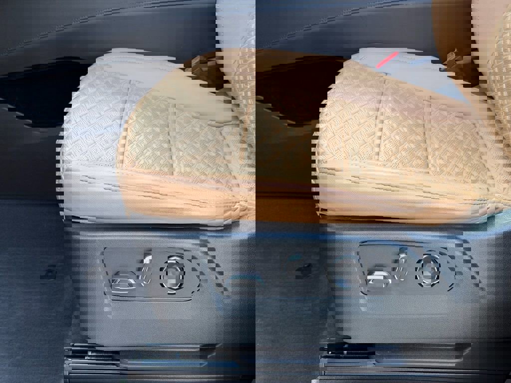 Used 2021 Cadillac Escalade ESV Premium Luxury image 41