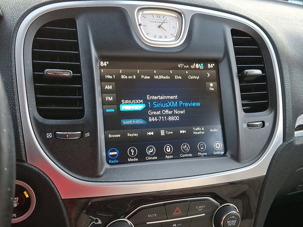 Used 2018 Chrysler 300 Limited image 29