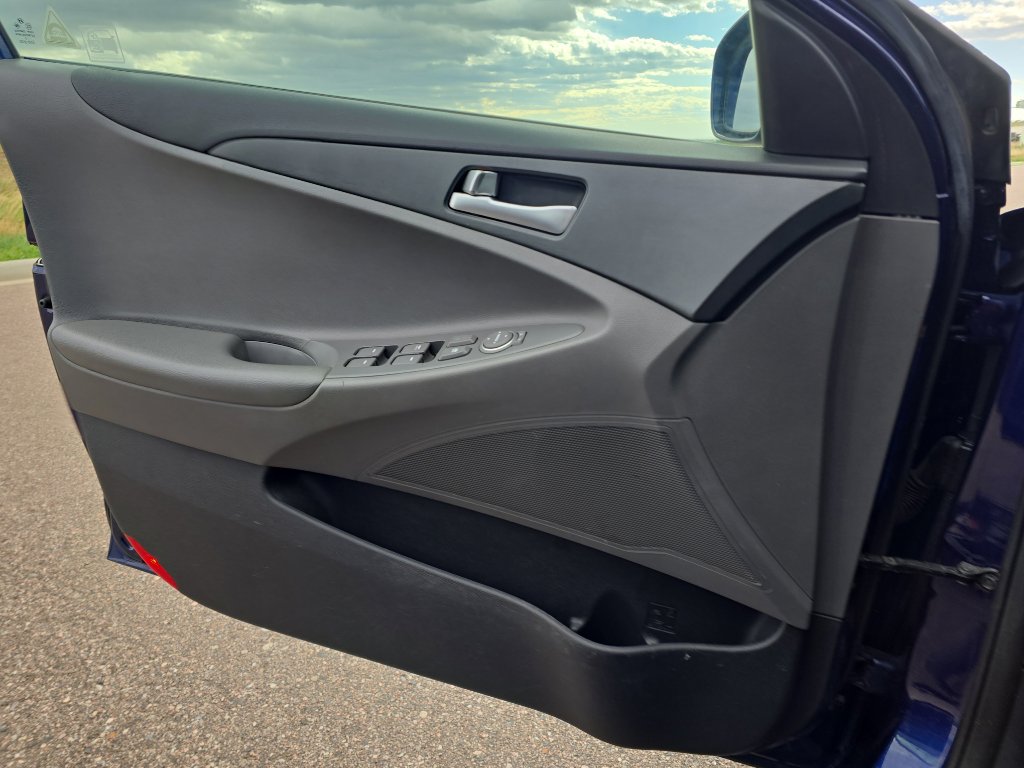 Used 2011 Hyundai Sonata GLS image 16