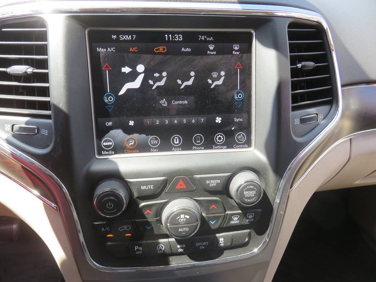 Used 2018 Jeep Grand Cherokee Limited AWD/4WD image 17