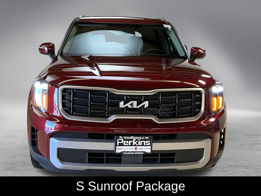 Used 2024 Kia Telluride S w/ S Sunroof Package image 3