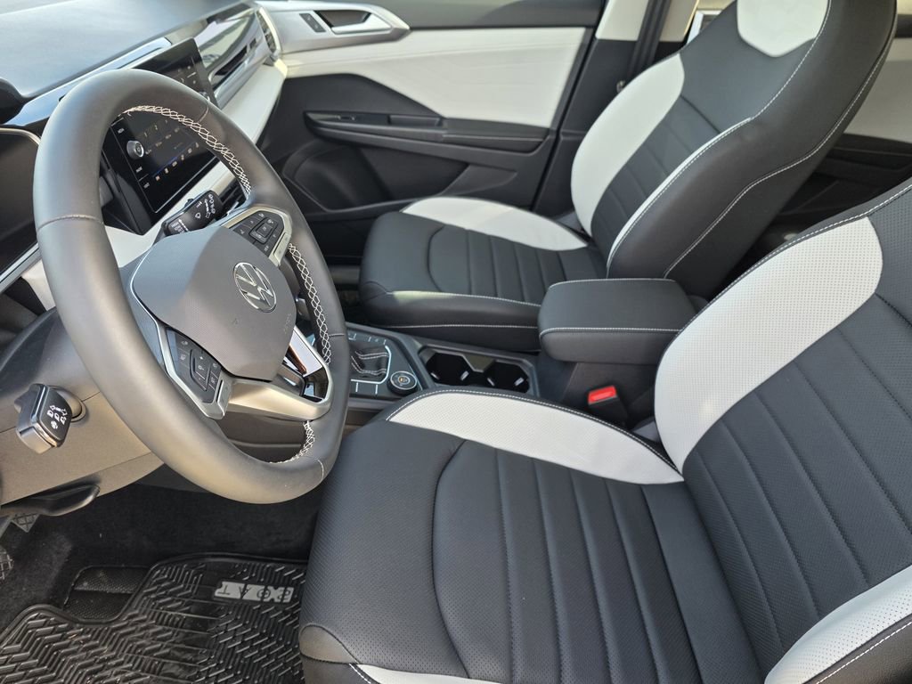 New 2026 Volkswagen Taos SEL image 9