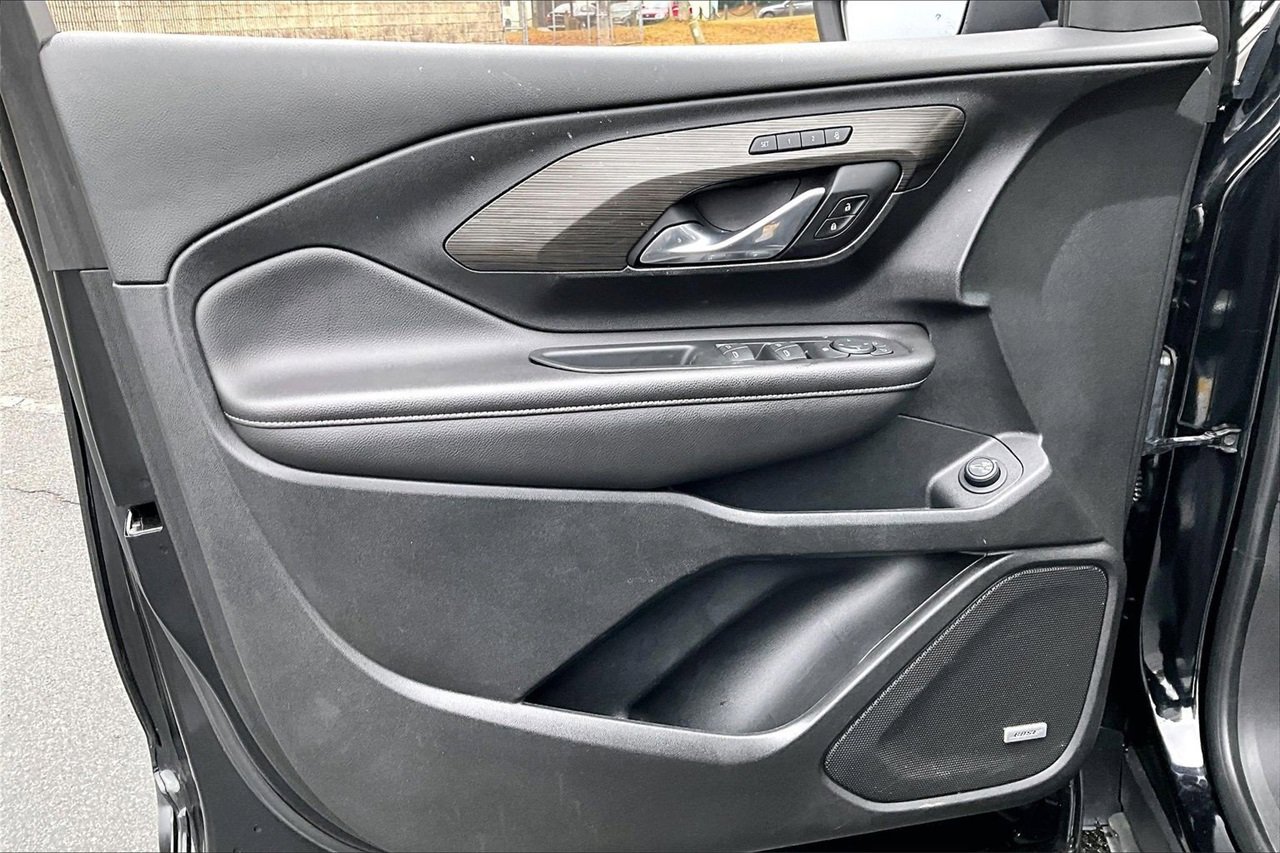 Used 2022 GMC Terrain SLT w/ Infotainment Package II image 26