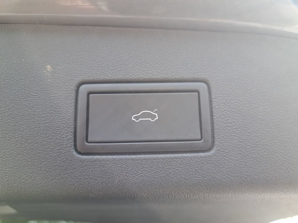 Used 2023 Volkswagen ID.4 S RWD image 9