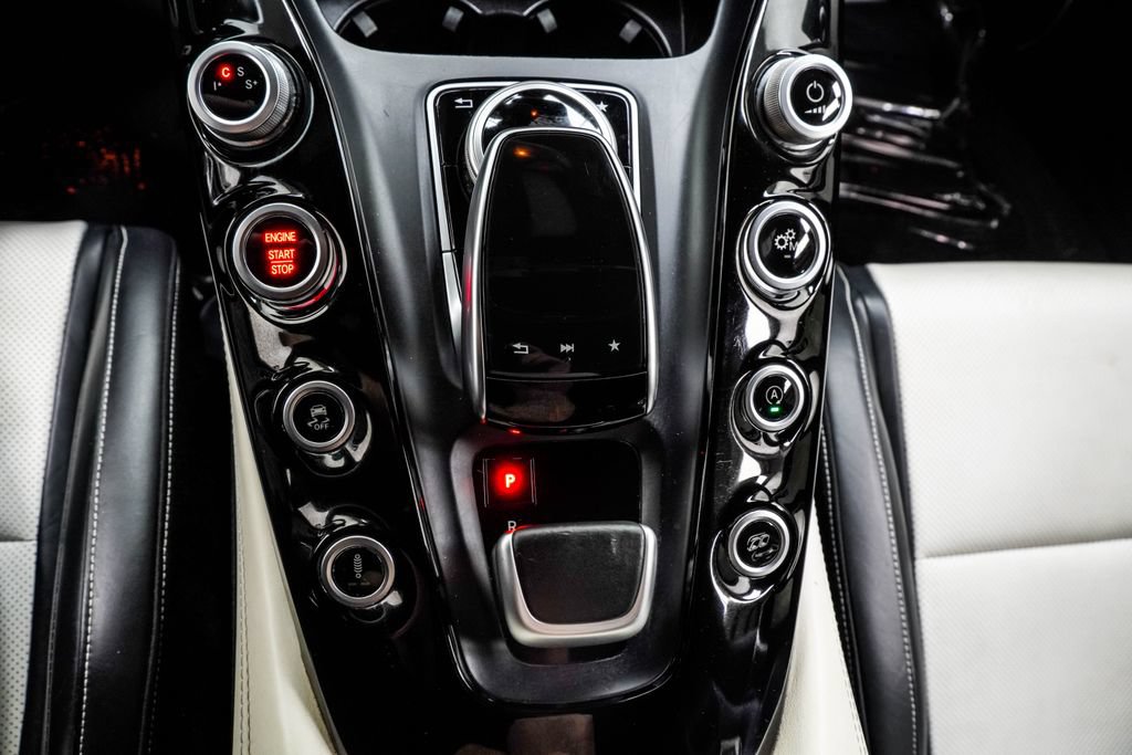 Used 2018 Mercedes-Benz AMG GT Roadster image 21