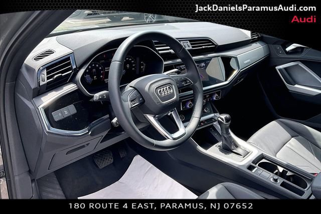 Used 2023 Audi Q3 2.0T Premium w/ Convenience Package AWD/4WD image 11