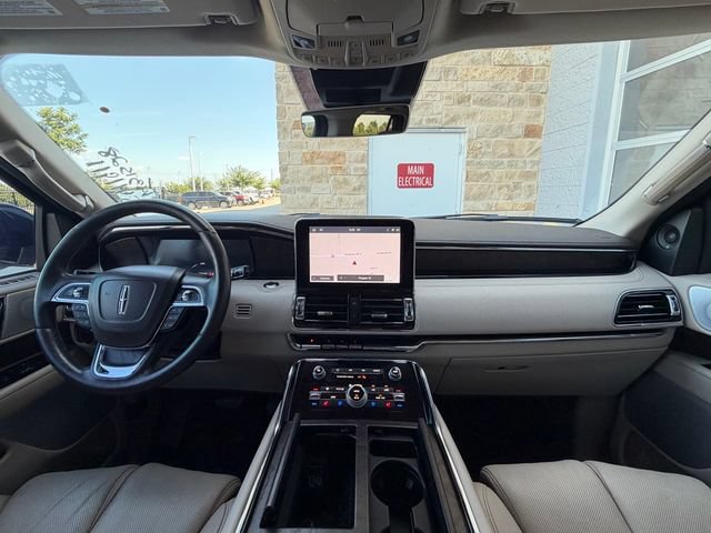 Used 2021 Lincoln Navigator L Reserve w/ Luxury Package RWD image 25