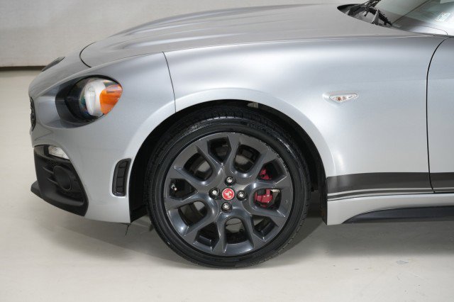 Used 2017 FIAT 124 Spider Abarth image 5