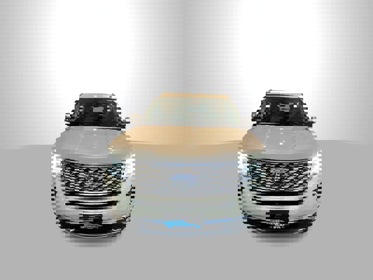 Used 2018 Ford Explorer Platinum image 3