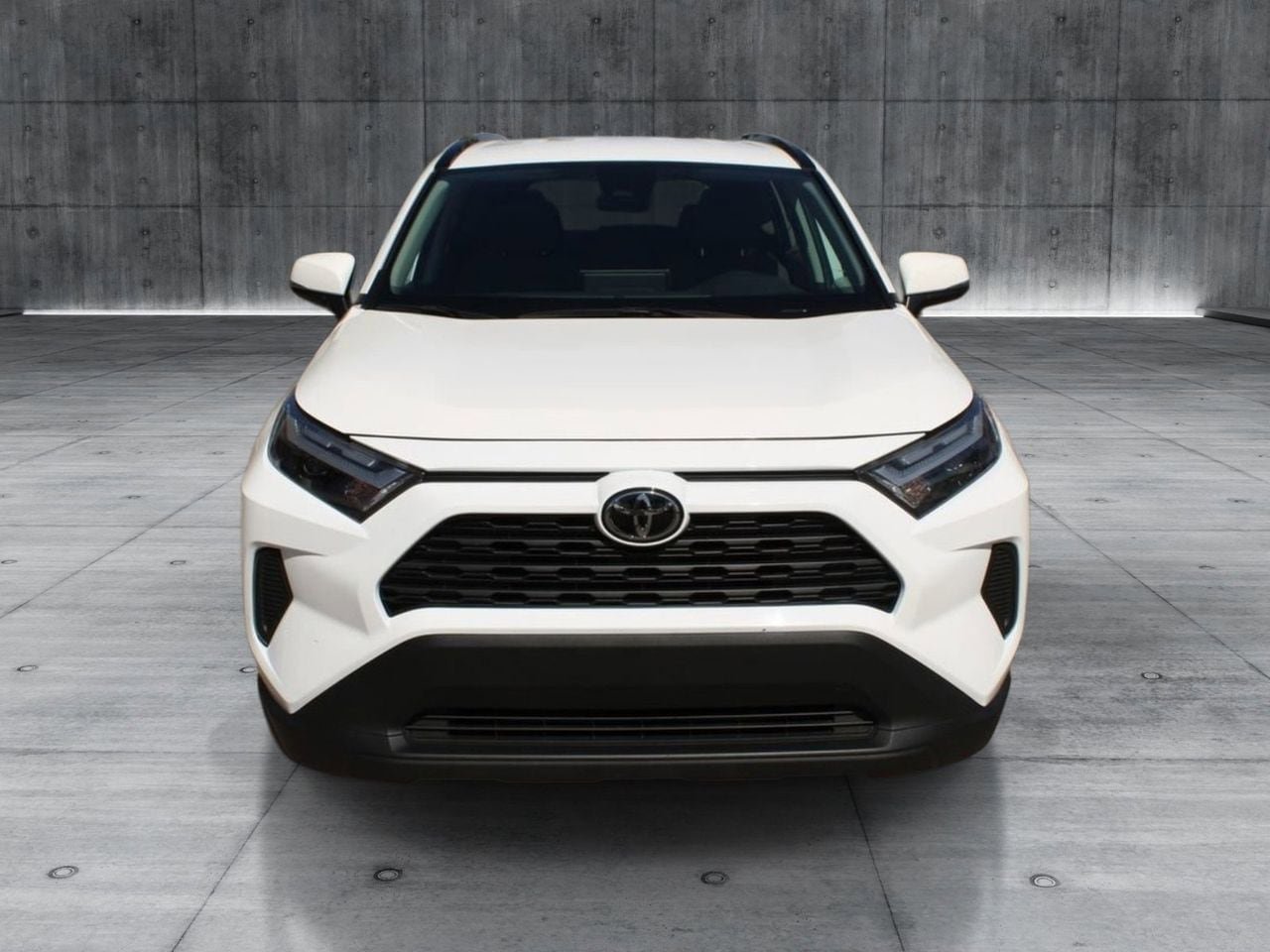 Used 2025 Toyota RAV4 XLE FWD image 7