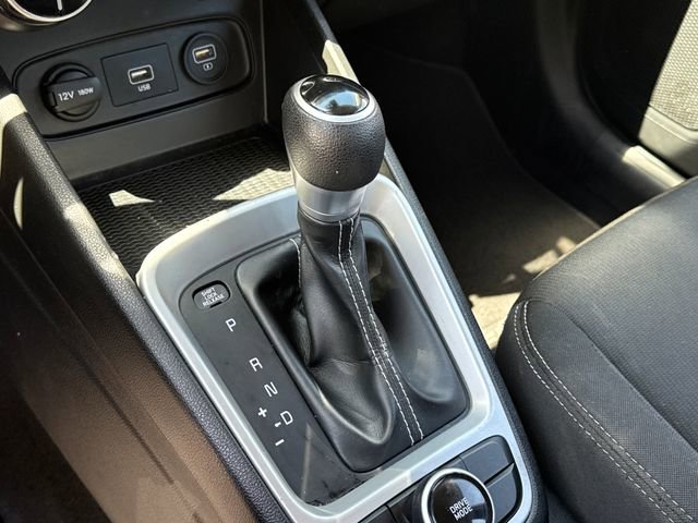 Used 2020 Hyundai Venue SEL image 15