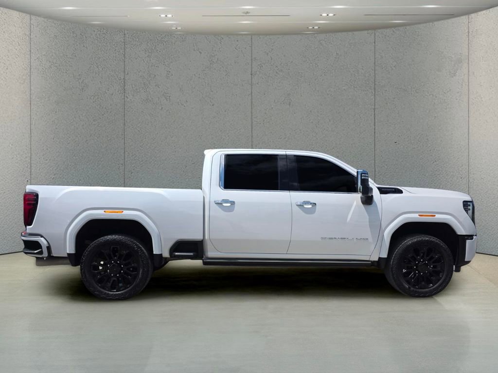 Used 2024 GMC Sierra 2500 Denali Ultimate AWD/4WD image 2