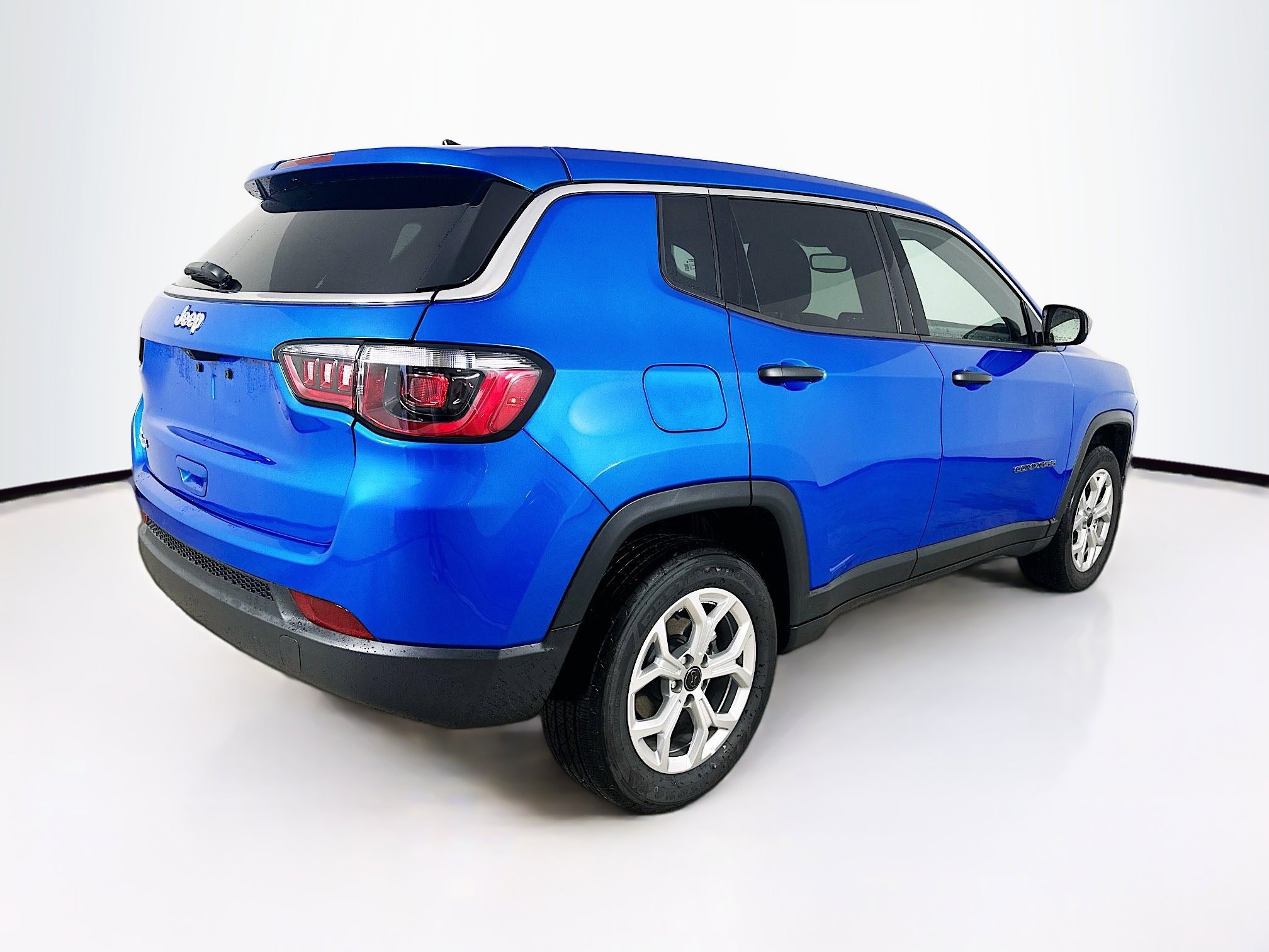 Certified 2025 Jeep Compass Sport image 7