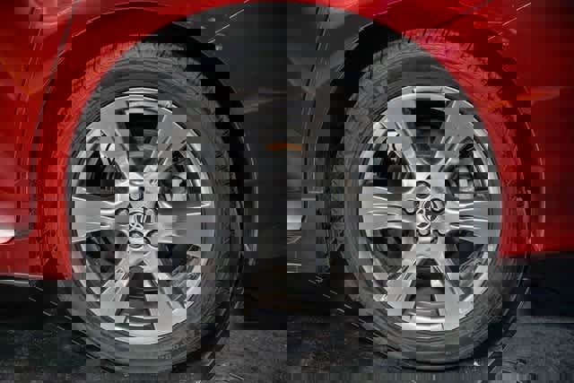 Used 2020 Toyota Sienna SE image 10