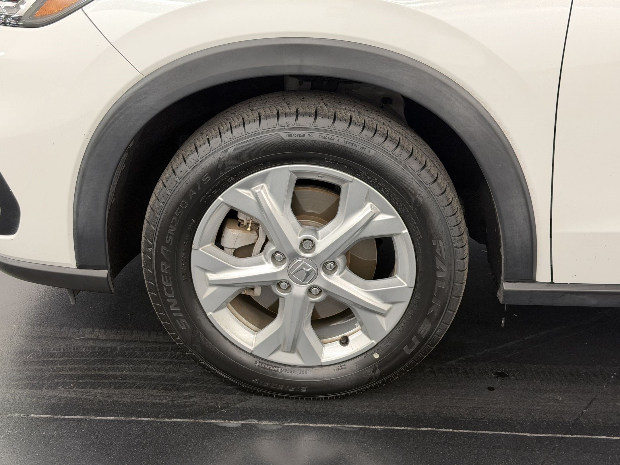 Certified 2024 Honda HR-V LX image 12