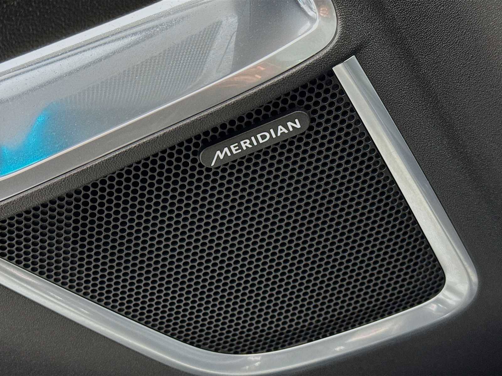 Used 2020 Jaguar E-PACE SE image 20