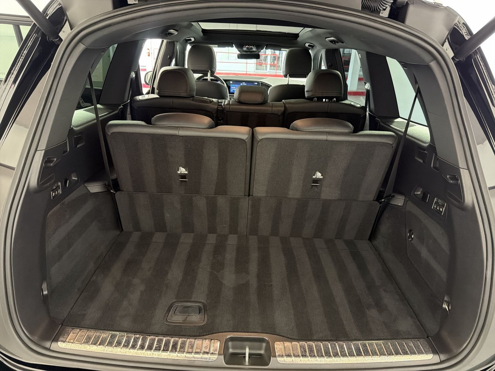 Used 2025 Mercedes-Benz GLS 450 4MATIC image 27
