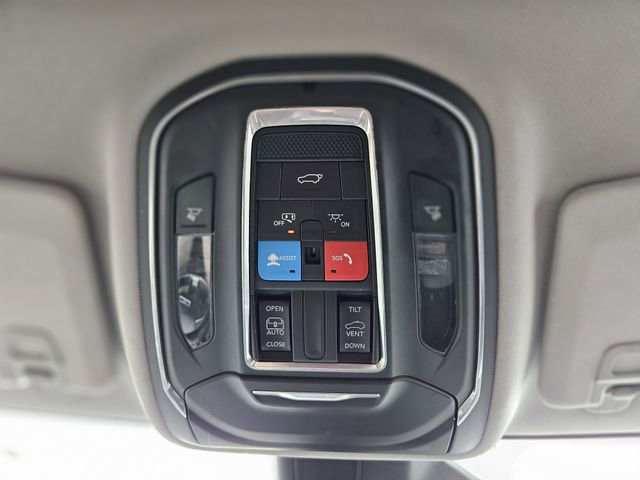 Used 2022 Jeep Grand Cherokee L Laredo w/ Luxury Tech Group I image 26