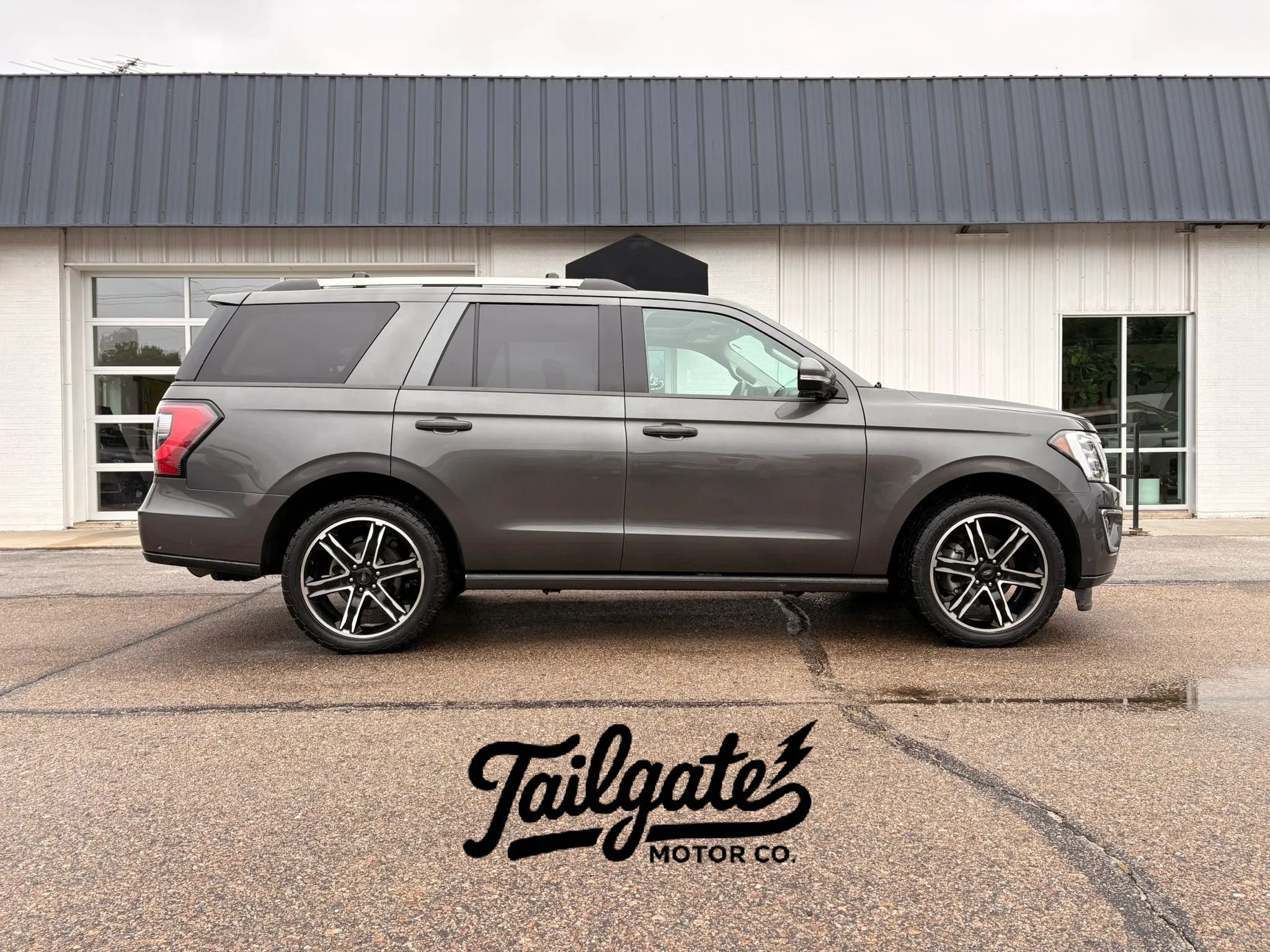 Used 2019 Ford Expedition Limited w/ Special Edition Package AWD/4WD image 1