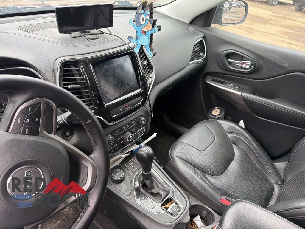 Used 2019 Jeep Cherokee Limited image 2