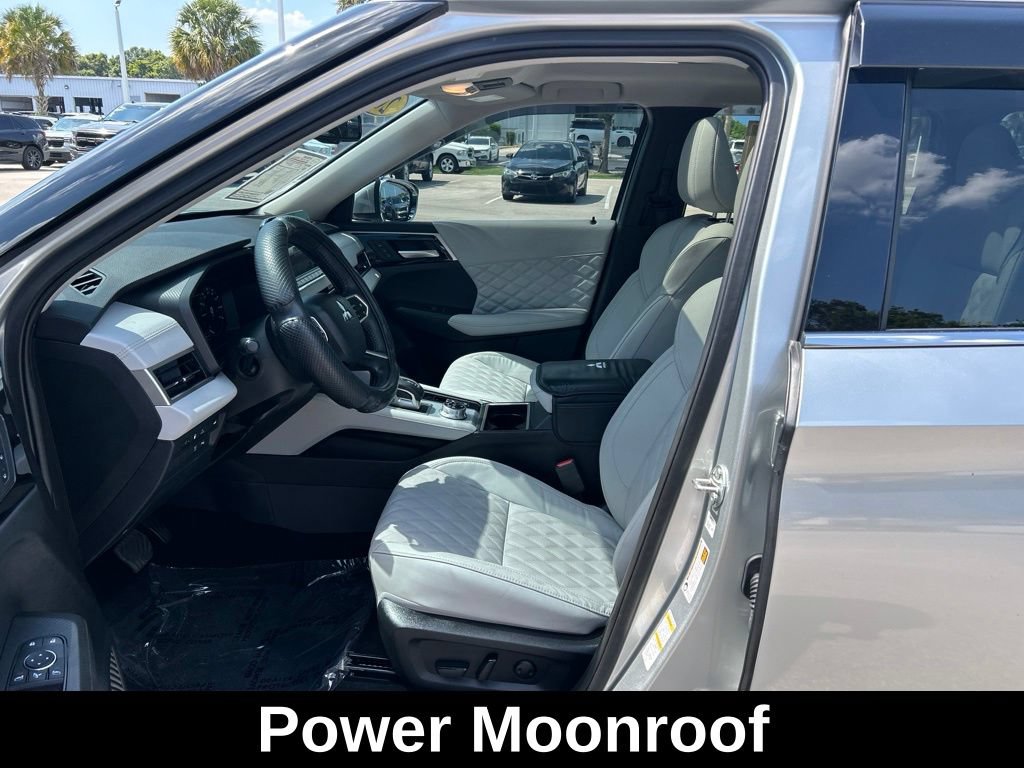 Used 2025 Mitsubishi Outlander 4WD Plug-In Hybrid image 9