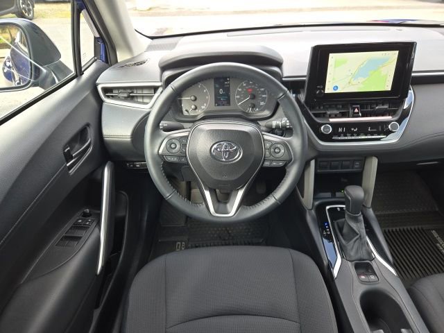 Used 2024 Toyota Corolla Cross LE w/ Moonroof Package image 2