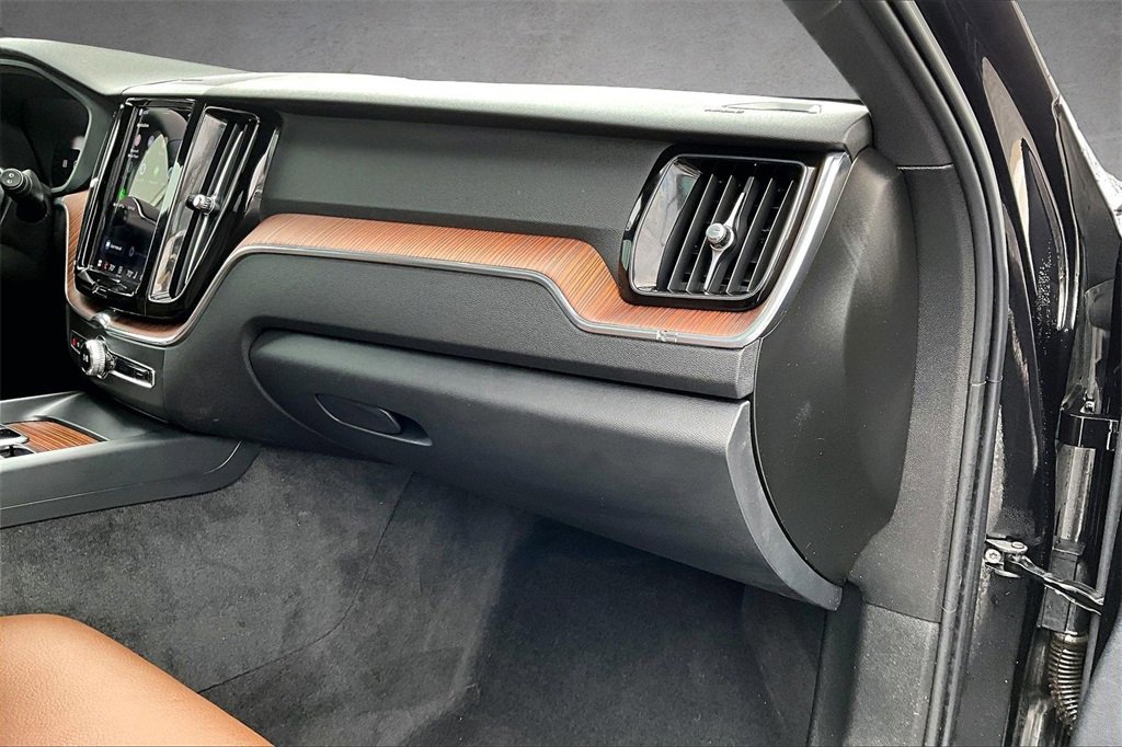 Used 2023 Volvo XC60 B5 Plus w/ Climate Package image 26