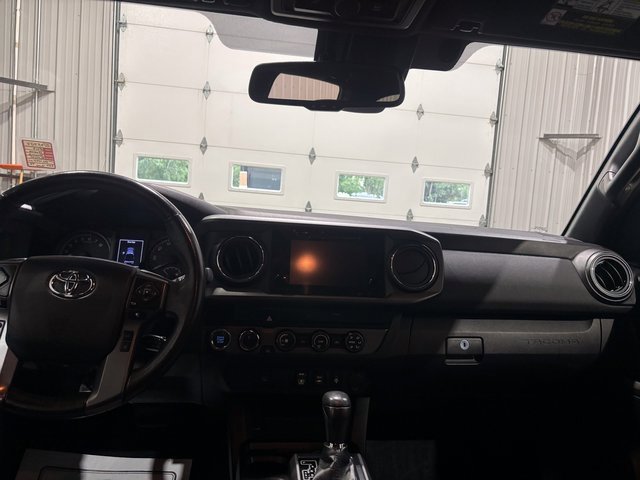Used 2019 Toyota Tacoma TRD Off-Road image 21