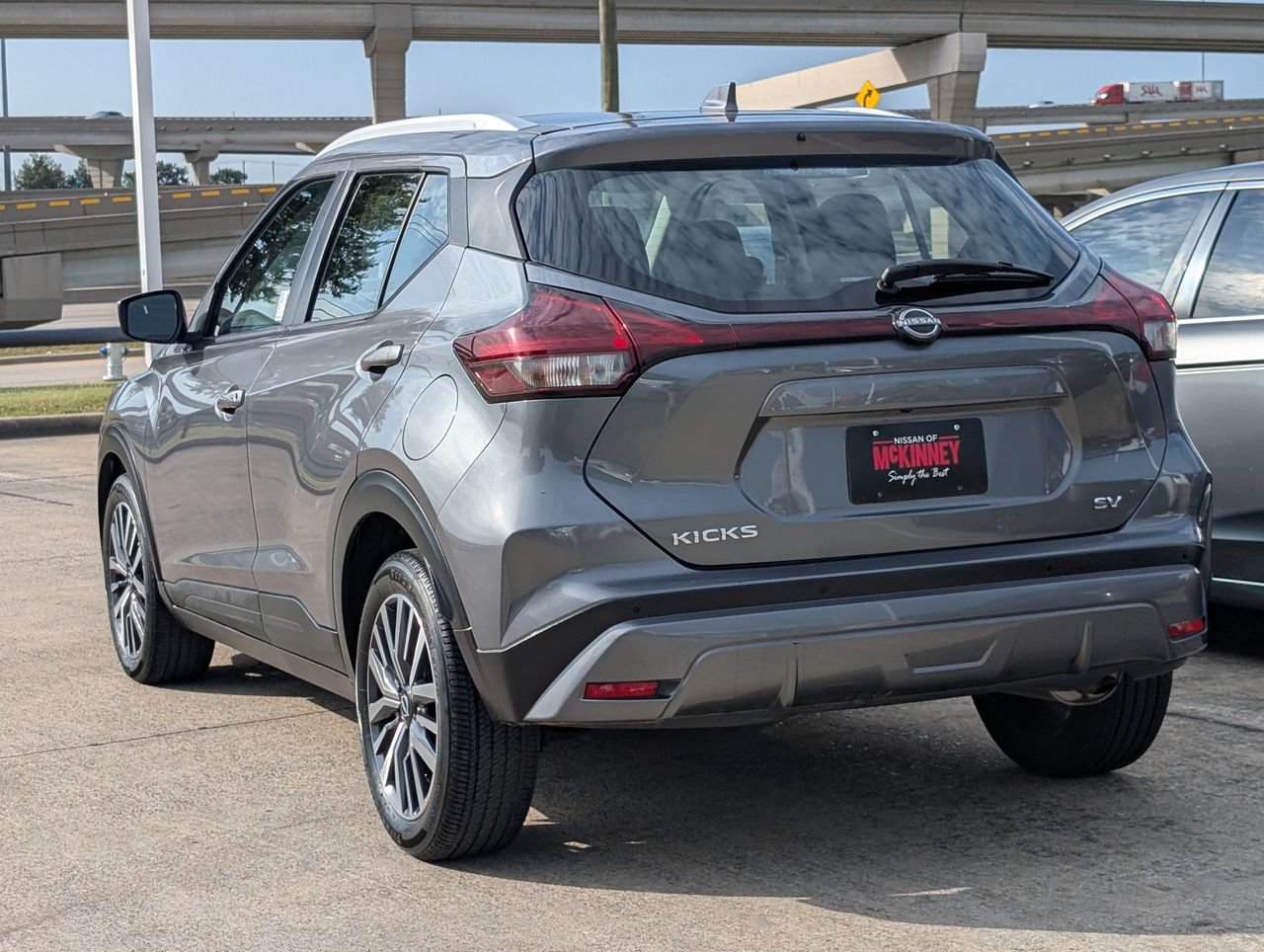 Used 2022 Nissan Kicks SV FWD image 4