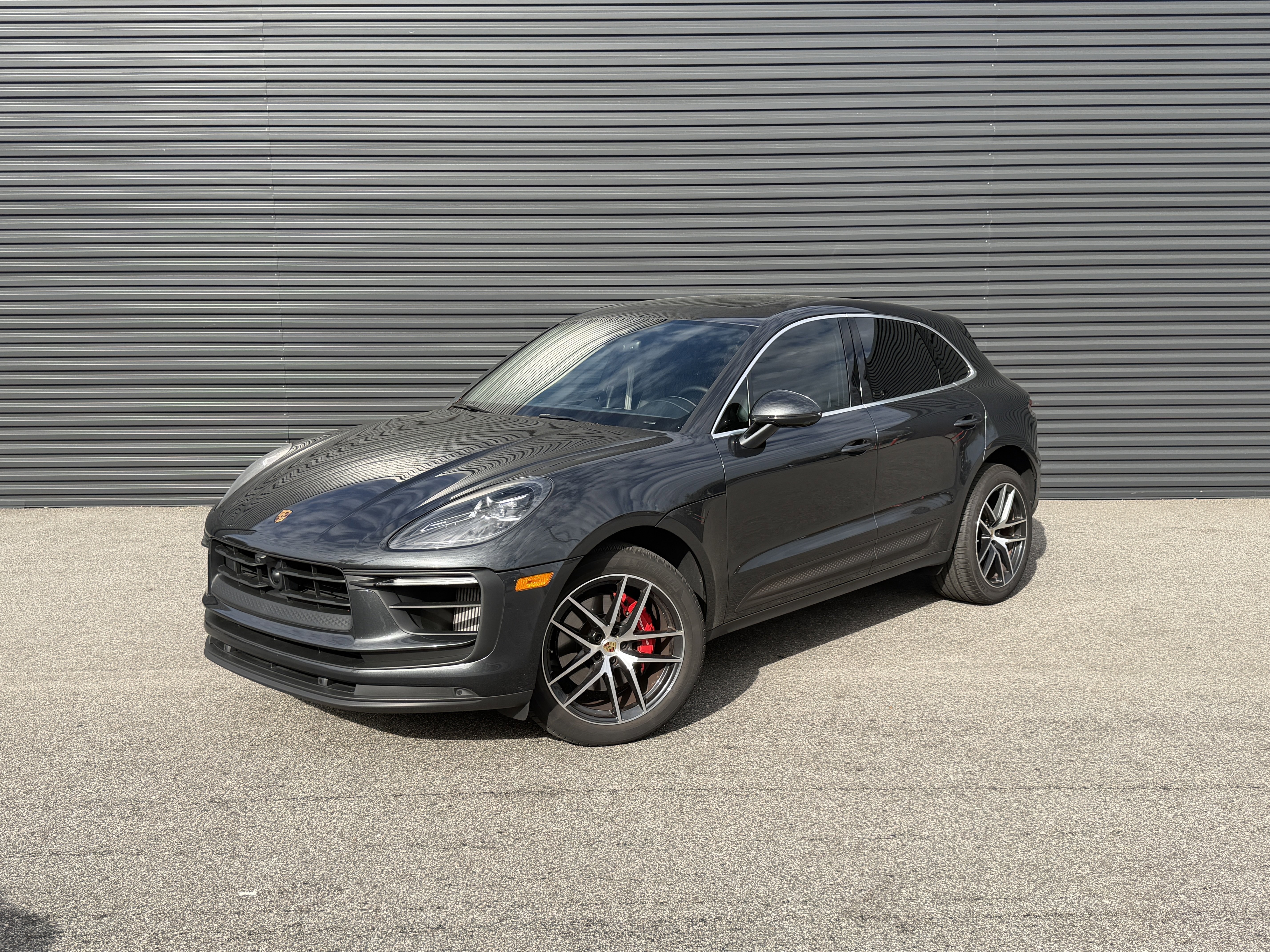 Certified 2024 Porsche Macan S image 1
