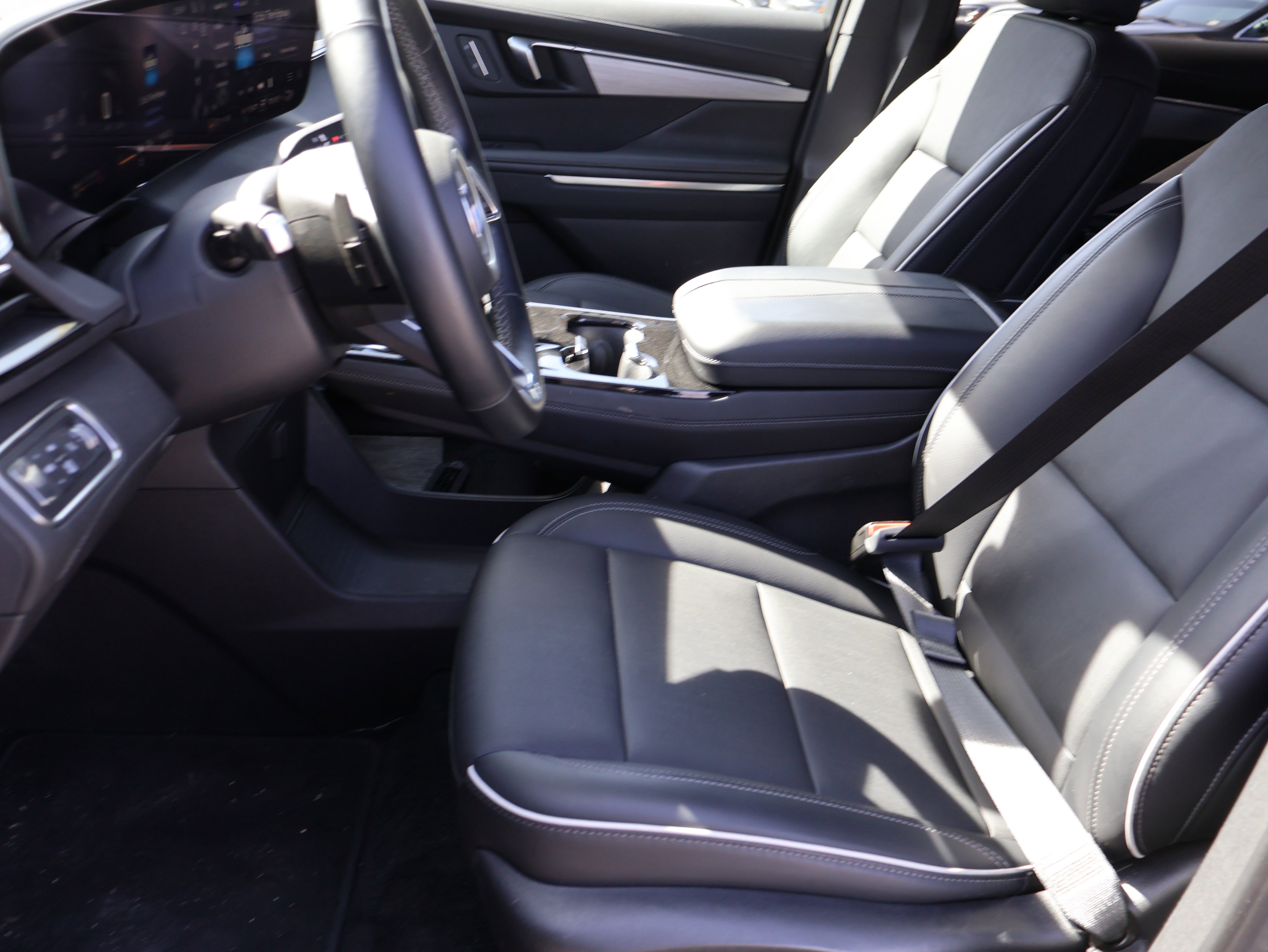 Used 2025 Buick Enclave Preferred image 37