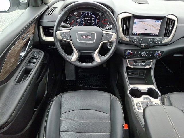 Used 2022 GMC Terrain Denali w/ Denali Premium Package AWD/4WD image 14
