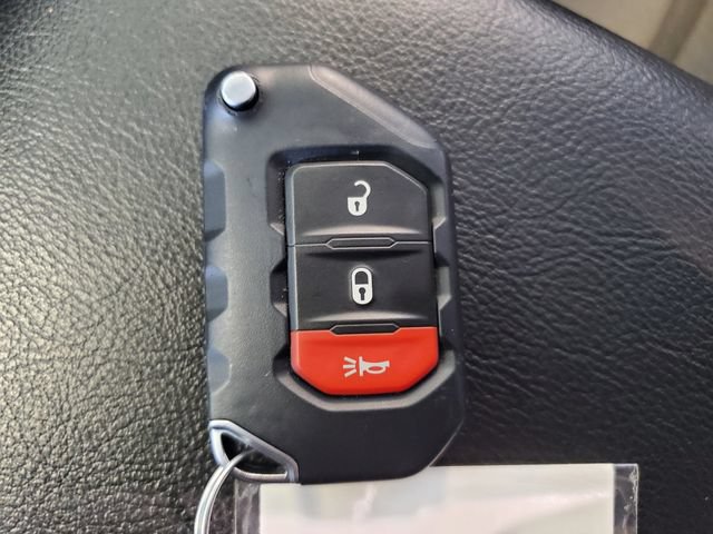 Certified 2026 Jeep Wrangler Unlimited Rubicon AWD/4WD image 28