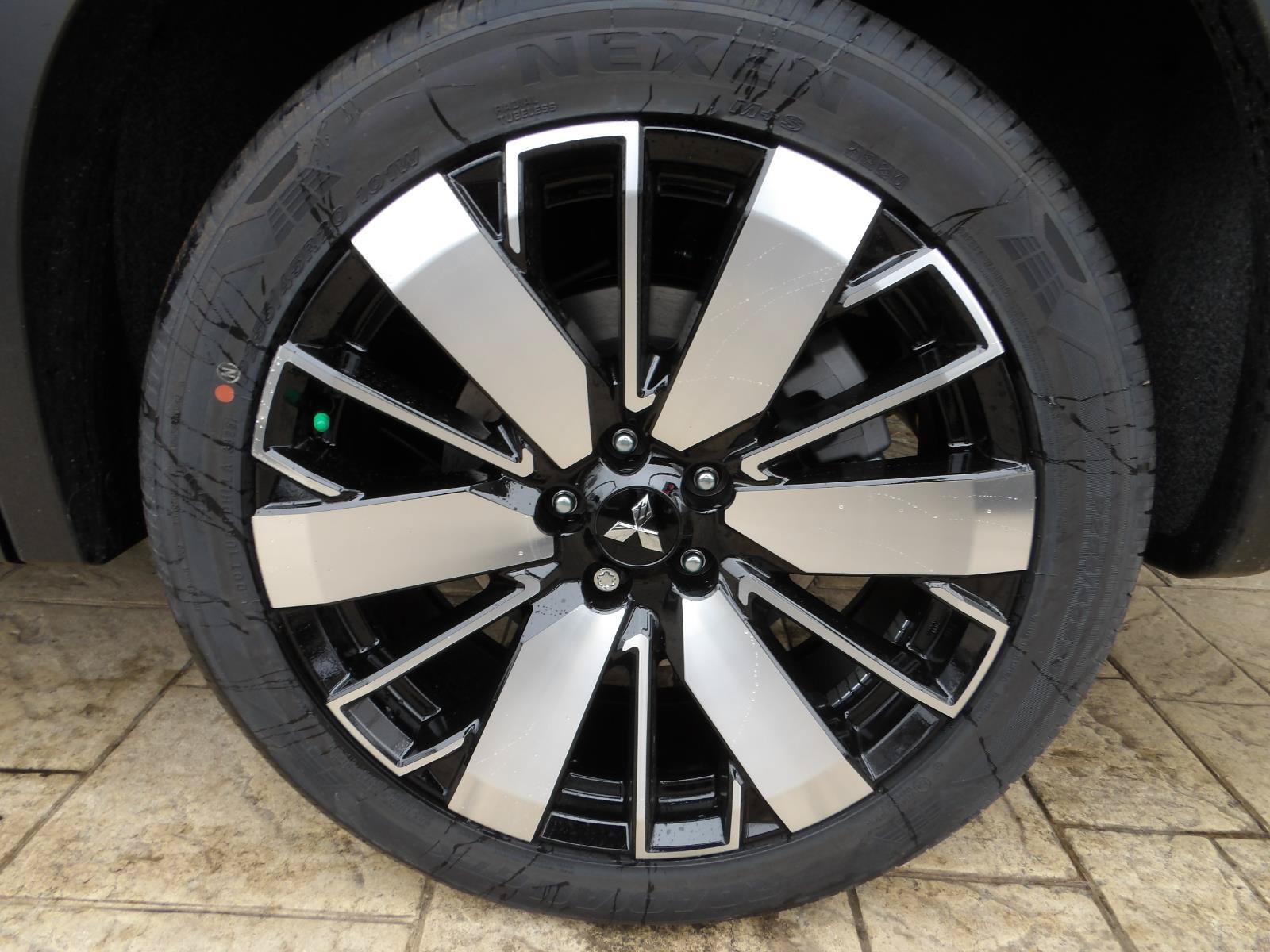 New 2026 Mitsubishi Outlander SEL AWD/4WD image 12
