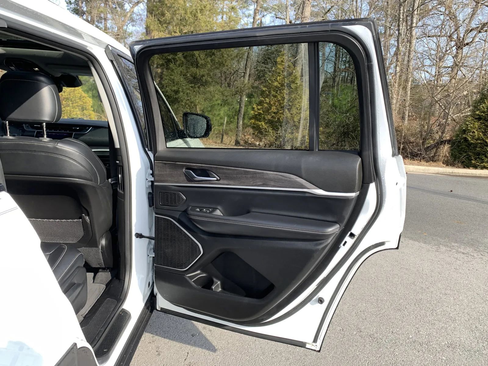 Used 2021 Jeep Grand Cherokee L Limited RWD image 30